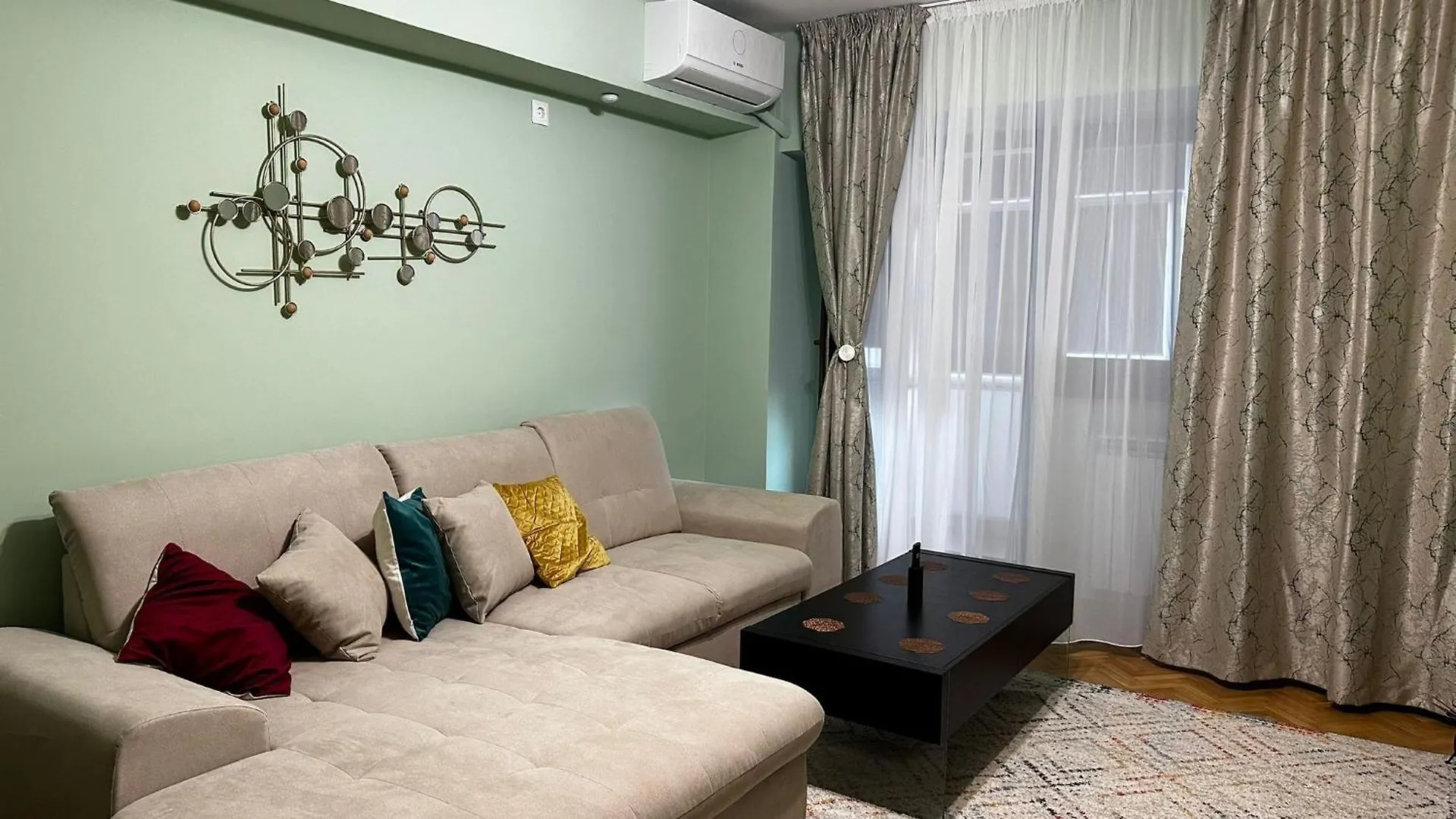Sofiart Apartment Bucareste Roménia